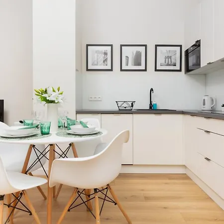 Apartamento Gagarina By Renters Varsóvia
